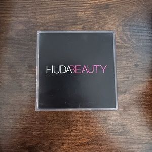 Huda beauty banana bread setting powder
